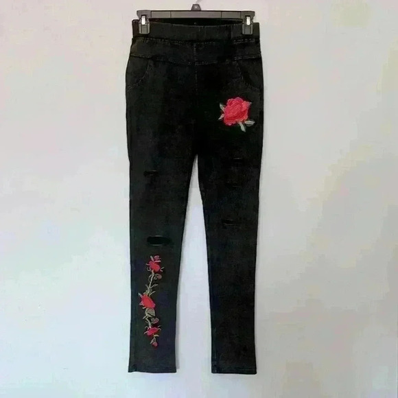 Denim - Floral Crochet Black Distressed Jegging